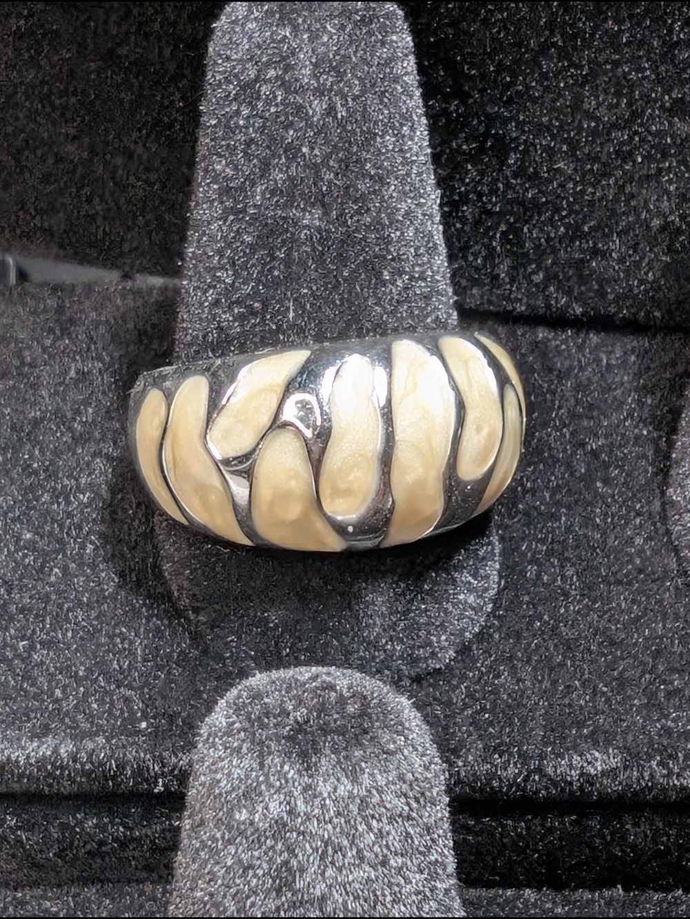 Cream Inlay Dome Ring - Silver Tone
